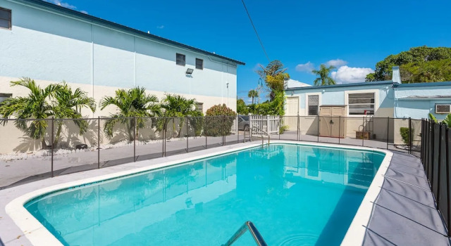 Seven Palms Hotel & Apartments, Rezerwuj Apartament Hotele w Palm Beach County z basenem, Basen