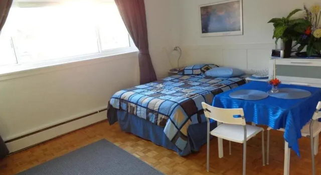 Adib Apartments - 2448 Carling Ave, Unit 104, Varaa Huoneisto Ottawa 