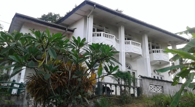 Kandy Hill Breeze ( Home Stay)