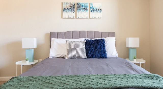 Northwest Tampa 1 BR and 2 BR Apt by Frontdesk