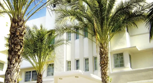 Kimpton Surfcomber Hotel by IHG