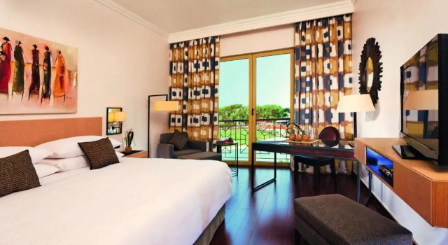 Номер Superior Mövenpick Ambassador Hotel Accra