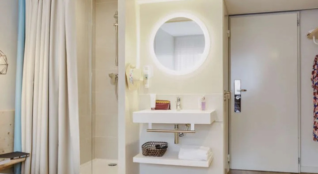 Двухместный номер Standard с красивым видом из окна ibis Thalassa Hyeres Plage