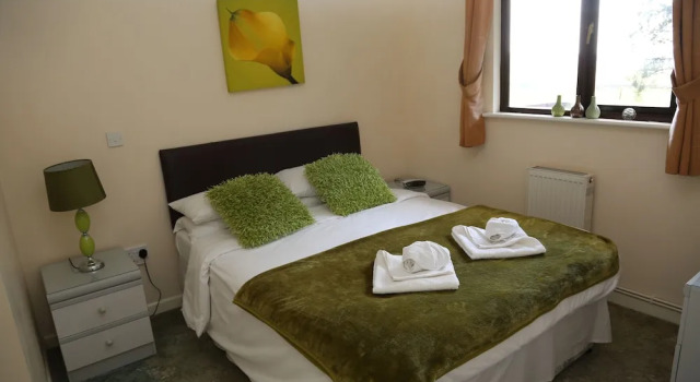 Семейный номер Standard с балконом и с видом на озеро Colliford Lake Hotel & Holiday Site