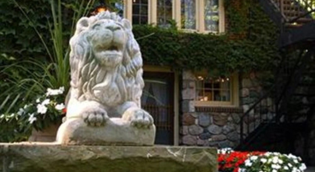 The English Inn, Varaa Hotelli Dimondale Michigan