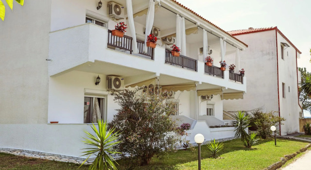 Golden Deer Apartments, Book Apartment  