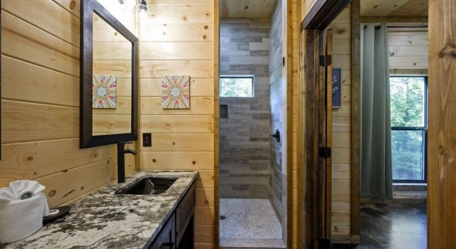 Always Sunny 2 Bedroom Cabin by Redawning, Book Feriehus Villaer i Hochatown, Villa
