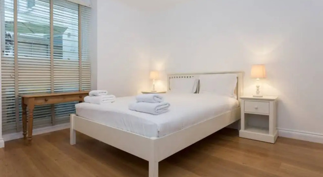 Spacious 2 Bed Flat by Hyde Park
