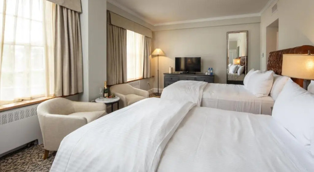 Четырёхместный номер Premier The Tidewater Inn