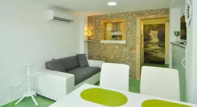 Apartment Toya, Забронировать Апартаменты/квартира Слатине 
