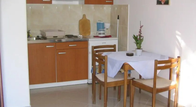 Apartments G. Ana, Prenota Appartamento Hotel a Isole Quarnerine con parcheggio, Parcheggio