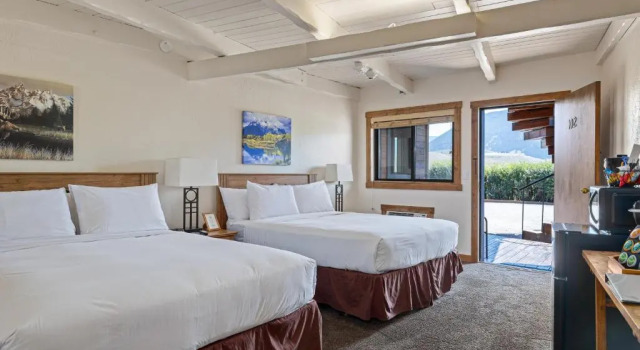 Четырёхместный номер Standard Elk Refuge Inn