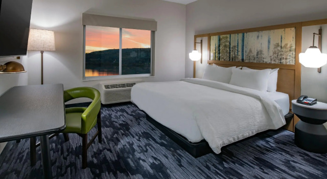 Двухместный номер Standard с видом на озеро Fairfield Inn & Suites by Marriott Klamath Falls