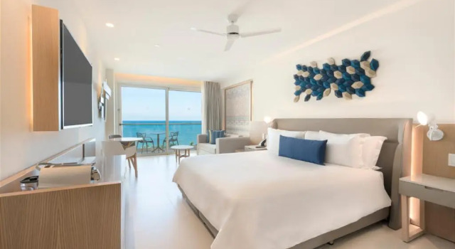 Полулюкс Diamond Club Luxury oceanfront Royalton Splash Riviera Cancun, An Autograph Collection All-Inclusive Resort