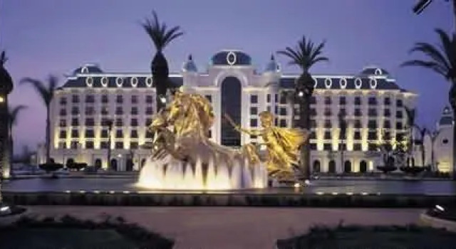 Кровать в общем номере Peermont D'oreale Grande at Emperors Palace