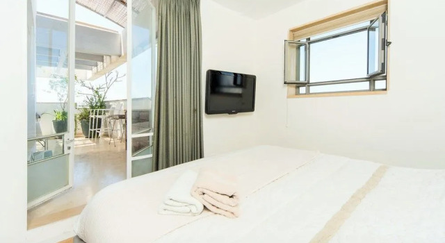 Sea N'Rent - 120 Rothschild Tel Aviv, Забронировать Отель Тель-Авив Тель-Авивский округ, рядом с Синематека