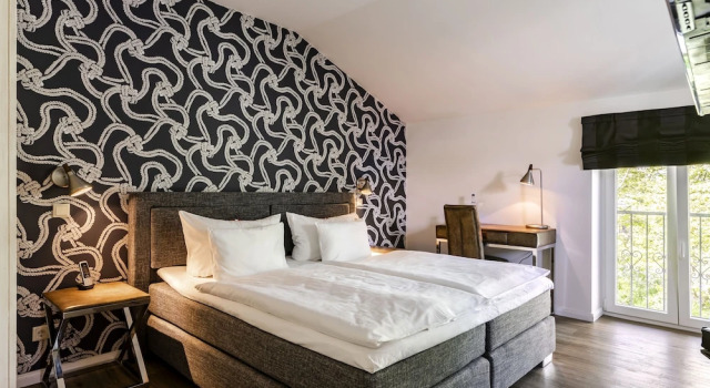 Двухместный люкс Comfort с балконом Hotel & Restaurant Villa Ulmenhof