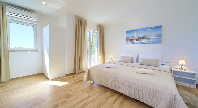 Вилла Villa St Martin-Reef - Exclusive Seafront Villa with Private Heated Pool