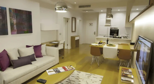 Апартаменты Deluxe c 1 комнатой с видом на город The Leos Residence