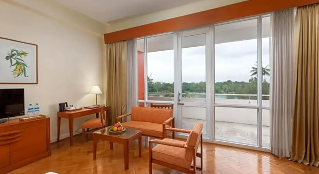 Номер Deluxe Inya Lake Hotel Yangon