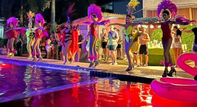 WET Pool Party Haad Rin, Забронировать Хостел Отели Ко-Пханган с парковкой, рядом с Вечеринка «Праздник полной луны» на пляже Хаад-Рин, Парковка