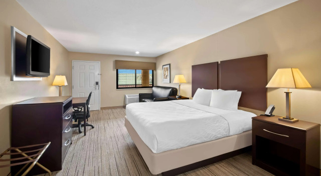 Best Western Cedar Inn