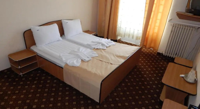 Hotel Padis, Varaa Hotelli Baile Felix 
