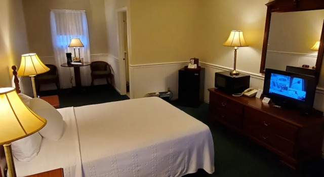 Cedar Crest Inn