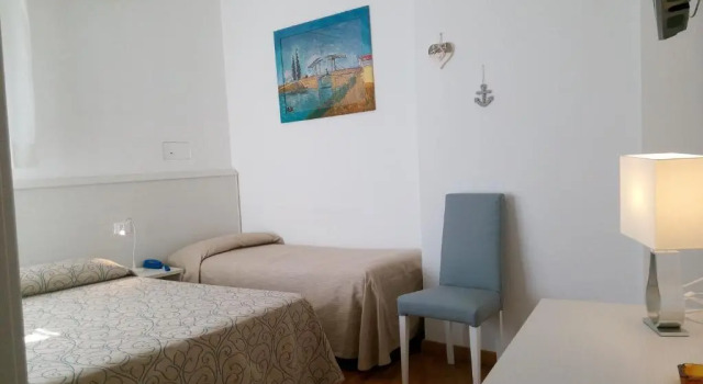 Трёхместный номер Standard с балконом и с частичным видом на море Hotel Telenia