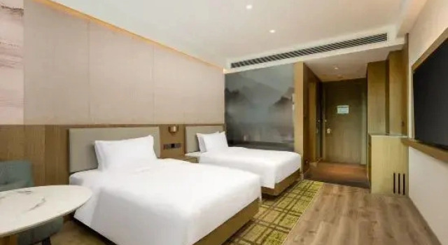 Четырёхместный номер Standard Holiday Inn Jiuhua Mountain Hot Spring by IHG