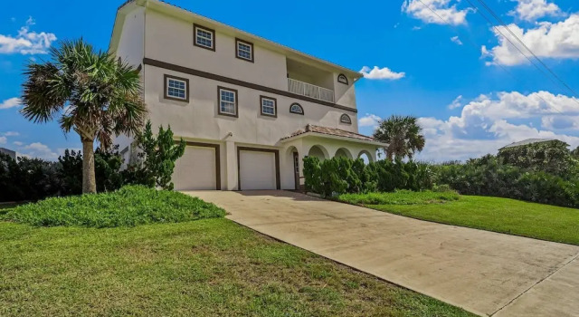 Beach House Mansion- Private Beach Walk Over, Book Feriehus Sommerhuse i Flagler Beach, Hytte