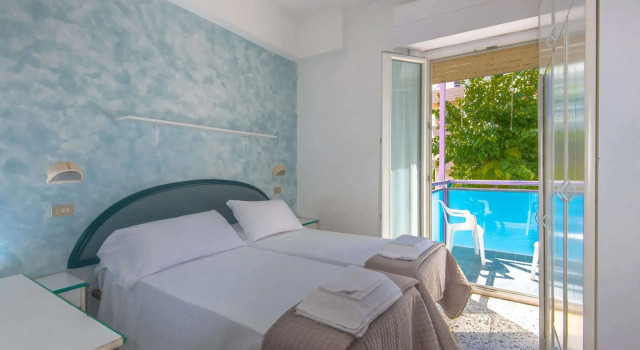 Hotel Baltic, Забронировать Отель Отели Побережья Марок с бассейном, Бассейн