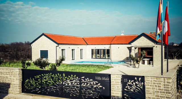 Villa Mala, Rezerwuj Willa Privlaka Zadar County