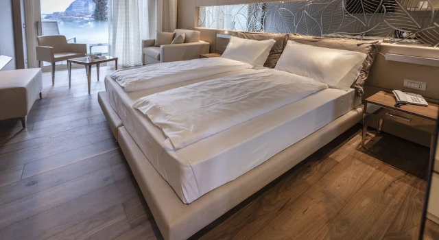 Номер Prestige с балконом и с частичным видом Park Hotel Imperial