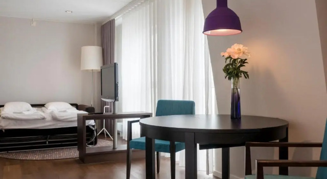 Семейный номер Standard с балконом Finn Apartments