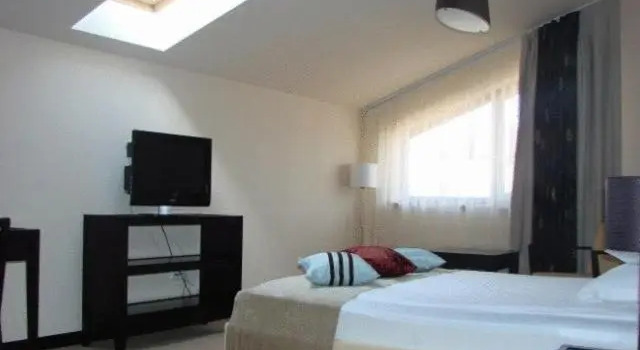 Griff Hotel Zalau, Rezervovat Hotel Hotely v Sălaj se snídaní, Snídaně