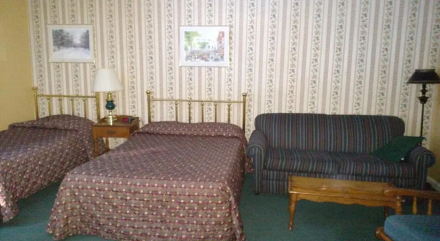Val Roc Motel, Varaa Motelli Hotellit New England uima-altaalla, Uima-allas