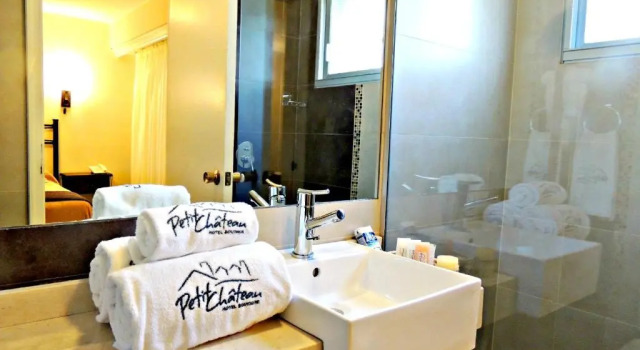 Двухместный номер Standard Petit Chateau Hotel Boutique