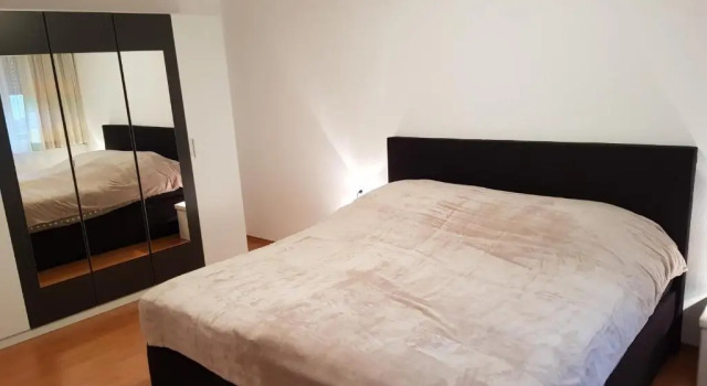 Apartment Nr 1, Забронировать Апартаменты/квартира Отели Штутгарта с парковкой, рядом с Арена «Ганс-Мартин-Шлейер-Халле», Парковка