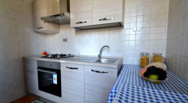 Коттедж Comfortable Three-room Villa Located in Torre Dell'orso on the Ground Floor