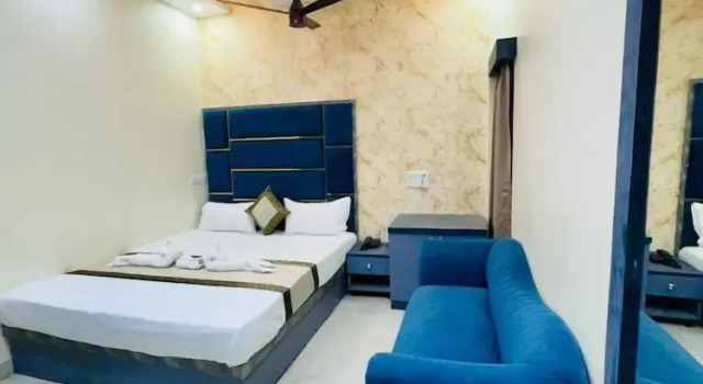 Номер Deluxe KashVi Hotels