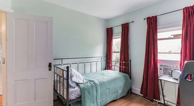 Коттедж Spacious Victorian Home With Mountain Views And Lots Of Fun Extras!! 5 Bedroom Farmhouse by RedAwning