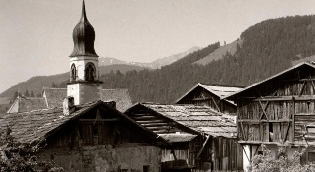 Haus Schönjochl by Châtel Reizen, Rezerwuj Hotel Hotele w Tyrol z parkingiem, Parking