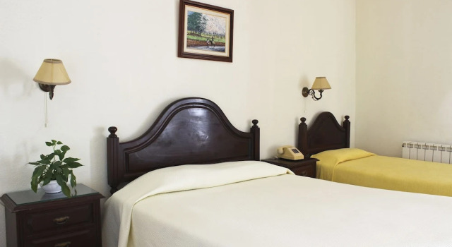 Трёхместный номер Standard с балконом и с видом на залив Aeromar Beach Hotel