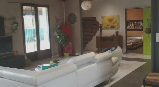 House With 2 Bedrooms in Livron-sur-drôme, Prenota Hotel Hotel a Alvernia con parcheggio, Parcheggio