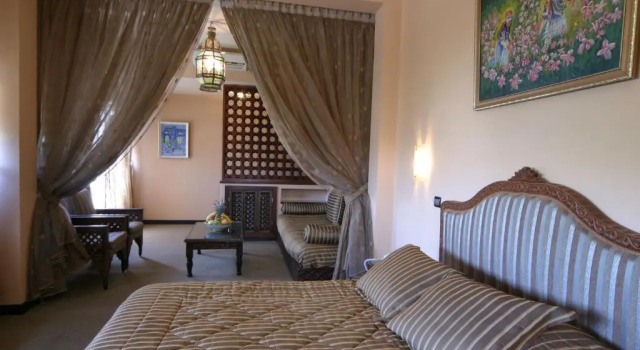 Полулюкс Hotel Chellah