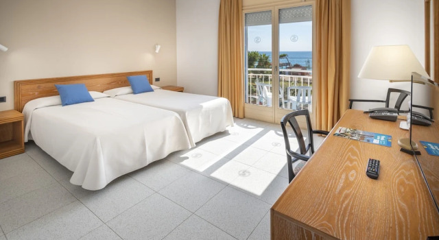Двухместный номер Superior с балконом Hotel Sorrabona