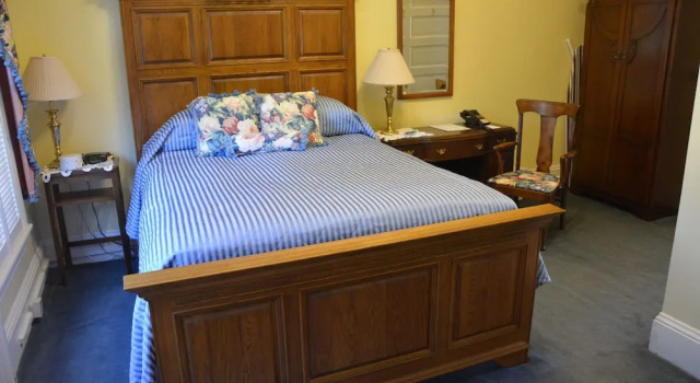 Двухместный люкс с балконом Page House Bed and Breakfast