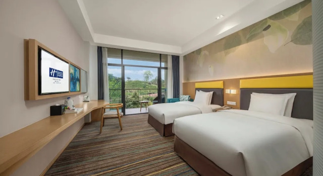 Четырёхместный номер Standard Holiday Inn Express Emei Mountain by IHG