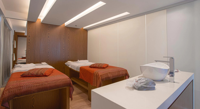 Suryaa Hotel Pinhais, Curio Collection by Hilton
